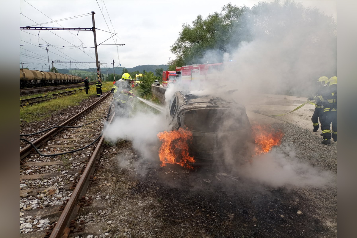 FOTO: Požiar auta v Kostoľanoch nad Hornádom, foto 1