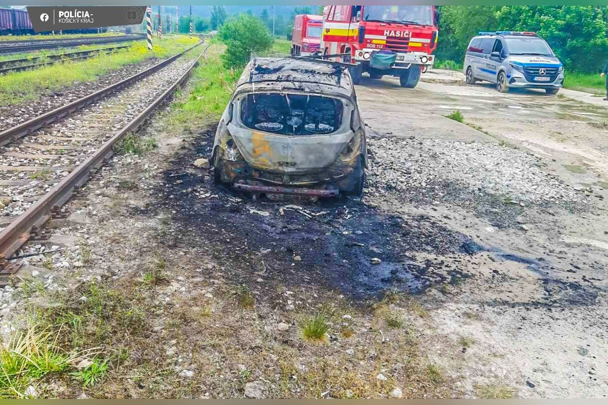 FOTO: Požiar auta v Kostoľanoch nad Hornádom, foto 6