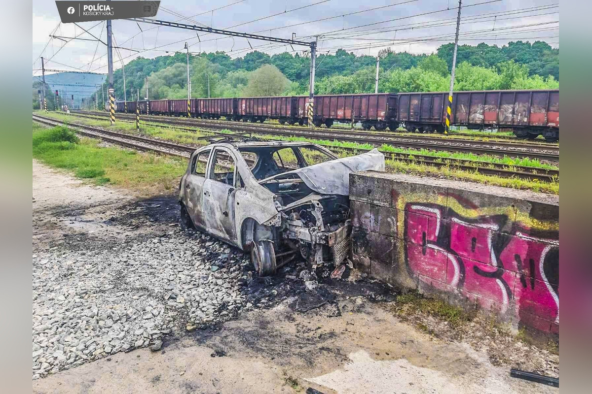 FOTO: Požiar auta v Kostoľanoch nad Hornádom, foto 7