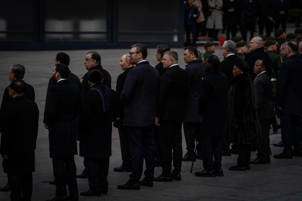 FOTO: Fico za Putinom. Ako jediný z EÚ sa zúčastnil osláv víťazstva v Moskve, foto 1