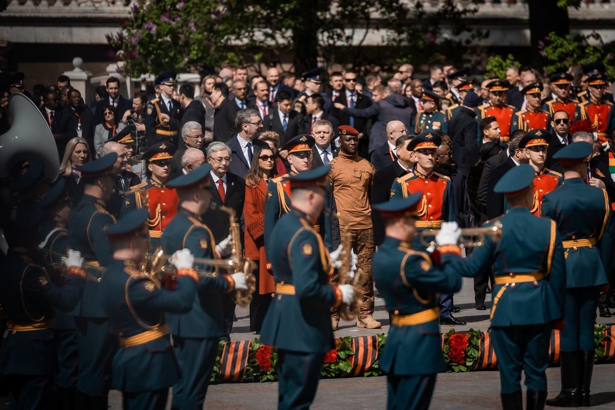 FOTO: Fico za Putinom. Ako jediný z EÚ sa zúčastnil osláv víťazstva v Moskve, foto 3