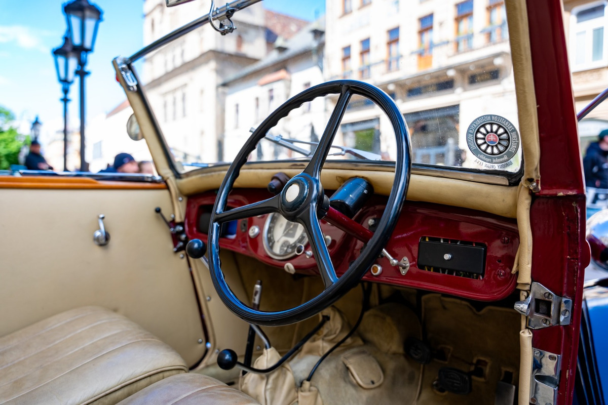 FOTO: Cassovia retro v Košiciach. Krásne historické vozidlá zaplnili centrum mesta, foto 4