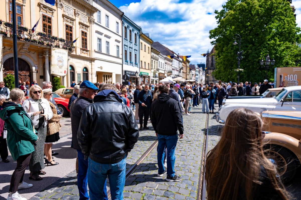 FOTO: Cassovia retro v Košiciach. Krásne historické vozidlá zaplnili centrum mesta, foto 15