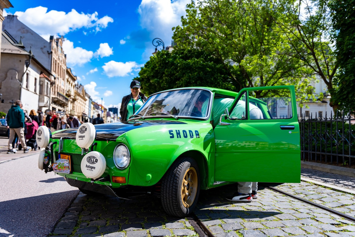 FOTO: Cassovia retro v Košiciach. Krásne historické vozidlá zaplnili centrum mesta, foto 17