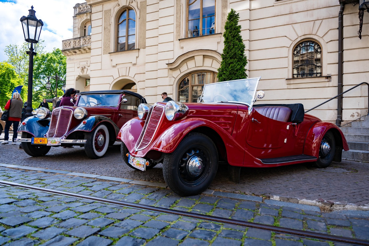 FOTO: Cassovia retro v Košiciach. Krásne historické vozidlá zaplnili centrum mesta, foto 19