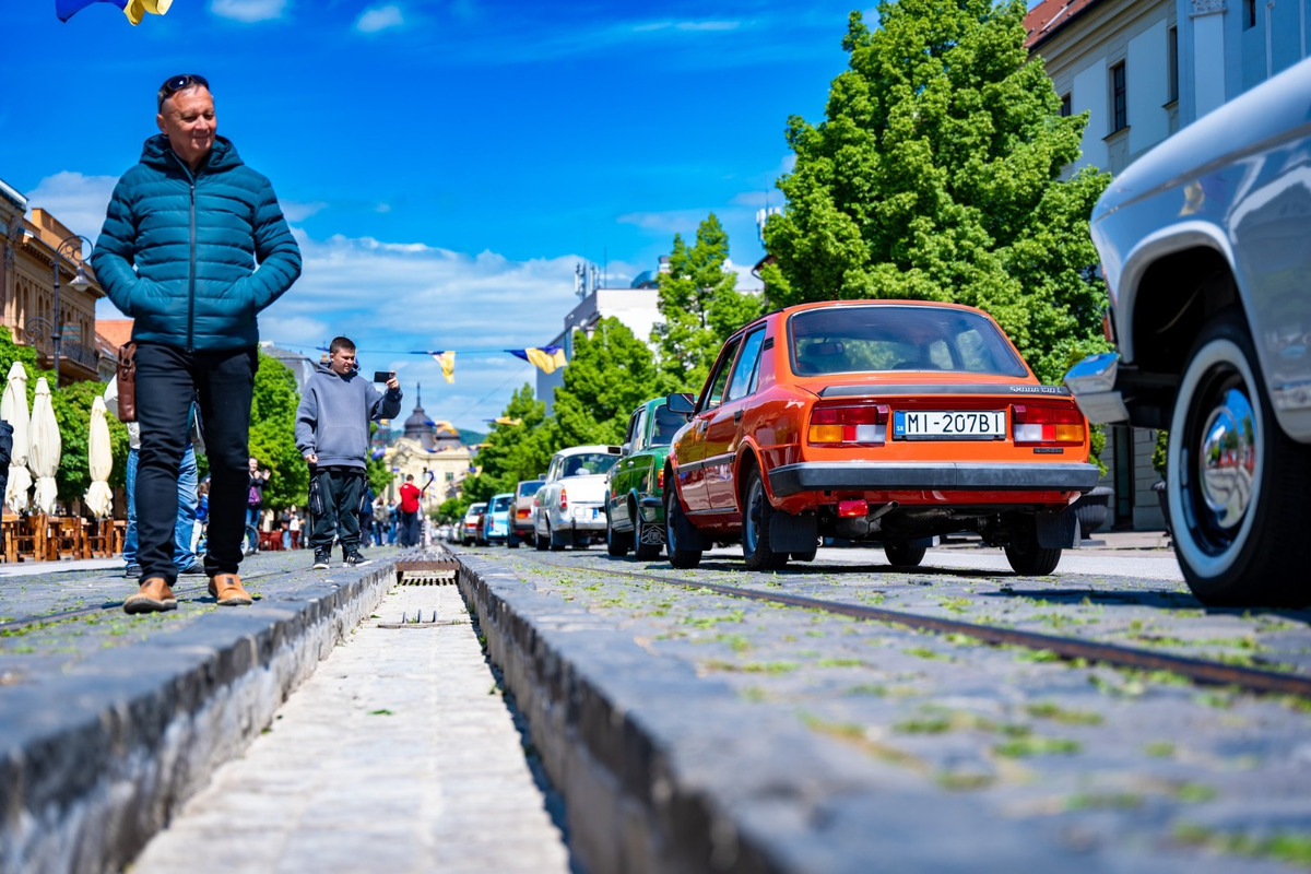 FOTO: Cassovia retro v Košiciach. Krásne historické vozidlá zaplnili centrum mesta, foto 24