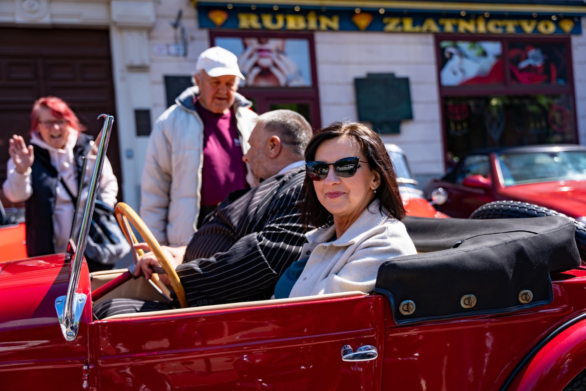 FOTO: Cassovia retro v Košiciach. Krásne historické vozidlá zaplnili centrum mesta, foto 25
