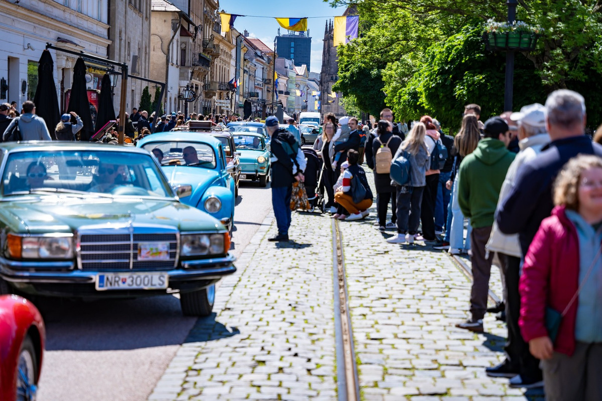 FOTO: Cassovia retro v Košiciach. Krásne historické vozidlá zaplnili centrum mesta, foto 26