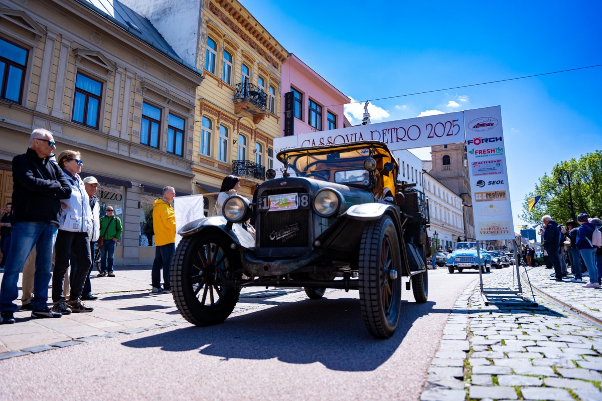 FOTO: Cassovia retro v Košiciach. Krásne historické vozidlá zaplnili centrum mesta, foto 38