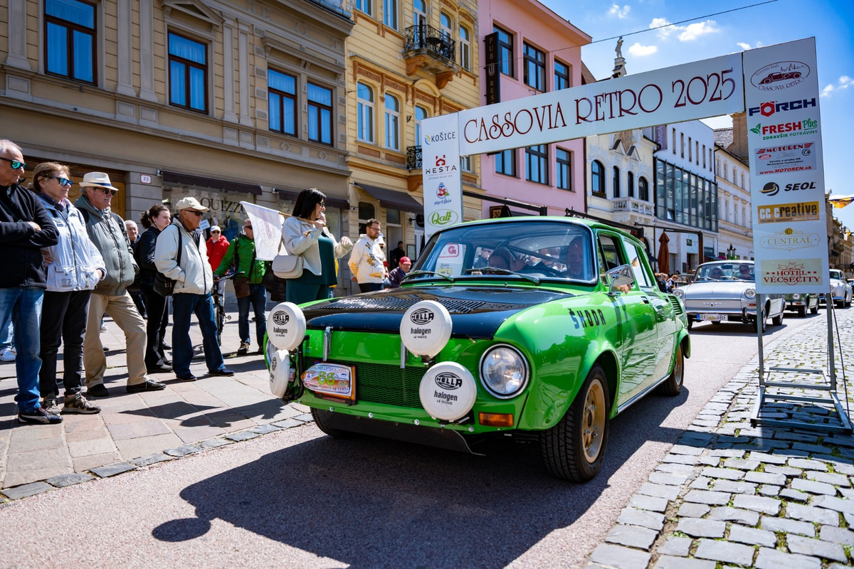 FOTO: Cassovia retro v Košiciach. Krásne historické vozidlá zaplnili centrum mesta, foto 43