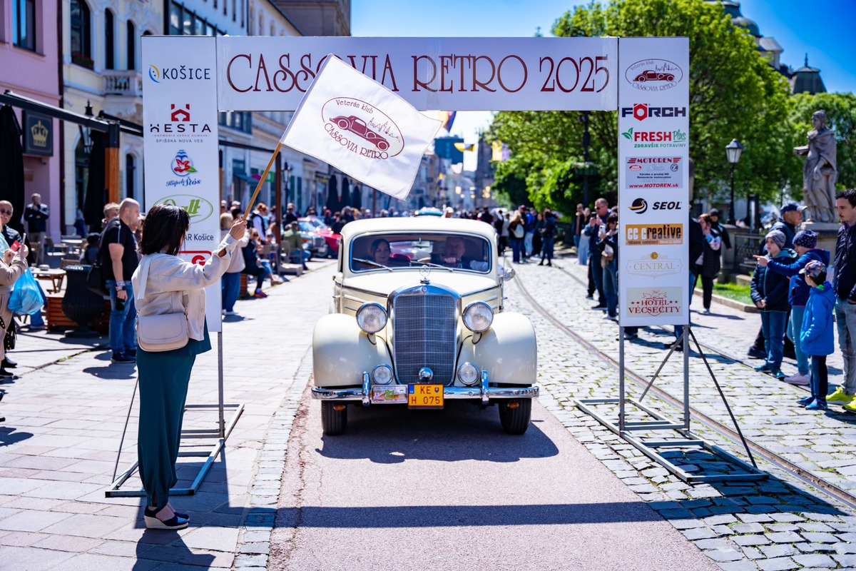 FOTO: Cassovia retro v Košiciach. Krásne historické vozidlá zaplnili centrum mesta, foto 33