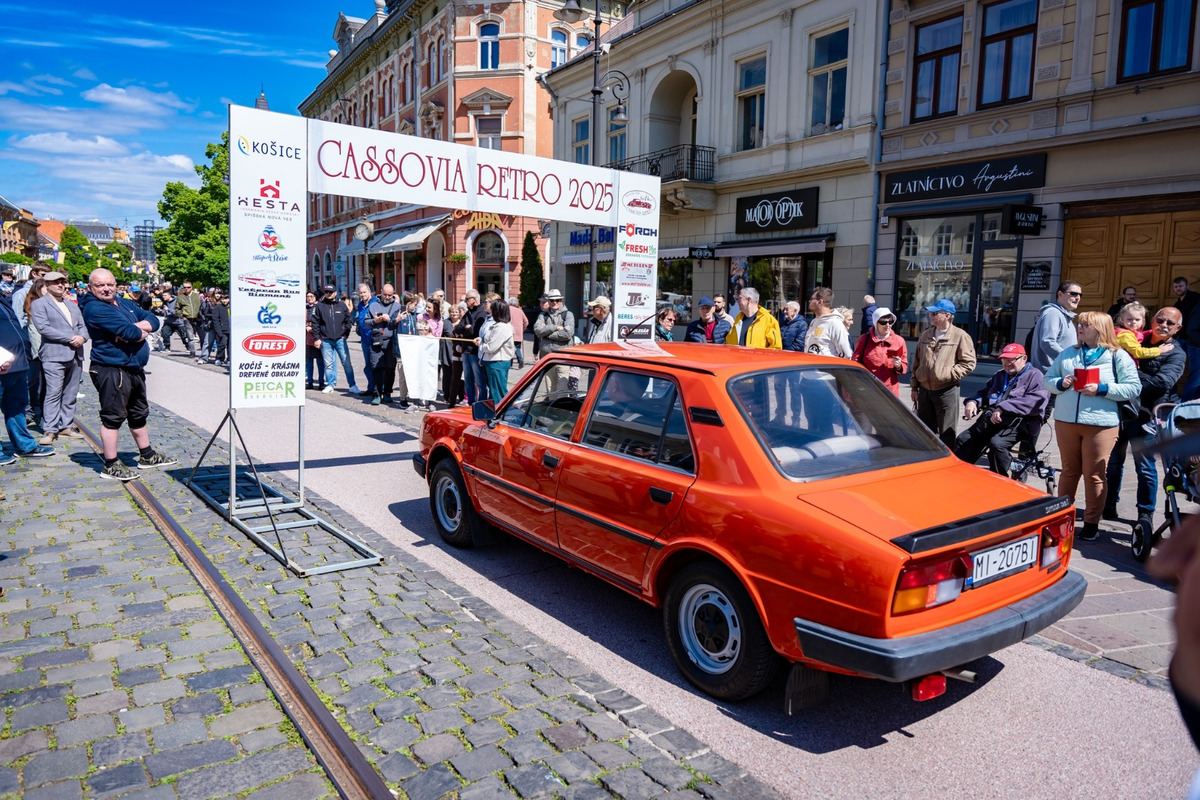 FOTO: Cassovia retro v Košiciach. Krásne historické vozidlá zaplnili centrum mesta, foto 48
