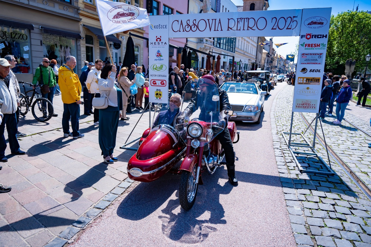 FOTO: Cassovia retro v Košiciach. Krásne historické vozidlá zaplnili centrum mesta, foto 49