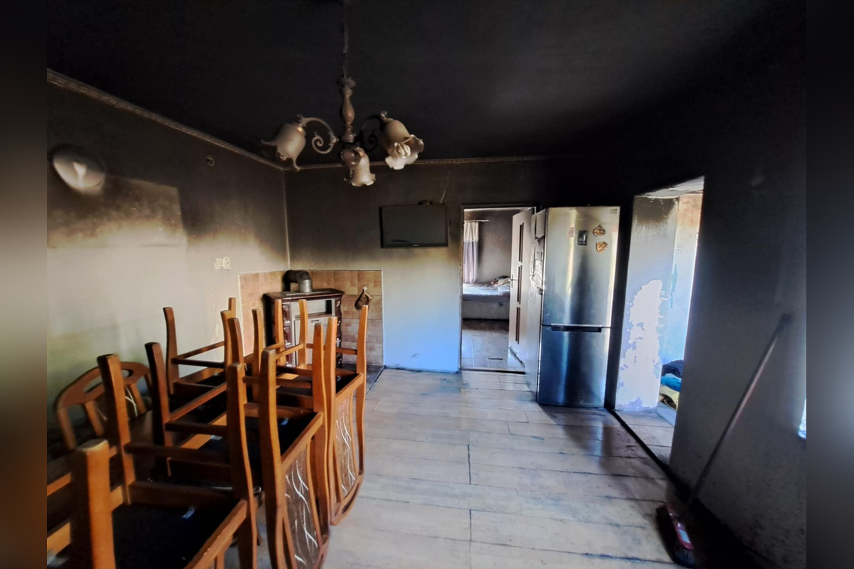 FOTO: Požiar v obci Sokoľ pripravil o domov dve rodiny, foto 7