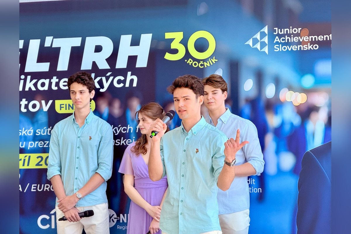 Študenti z košického gymnázia vymysleli inovatívny produkt - odstraňovač krvi, foto 3