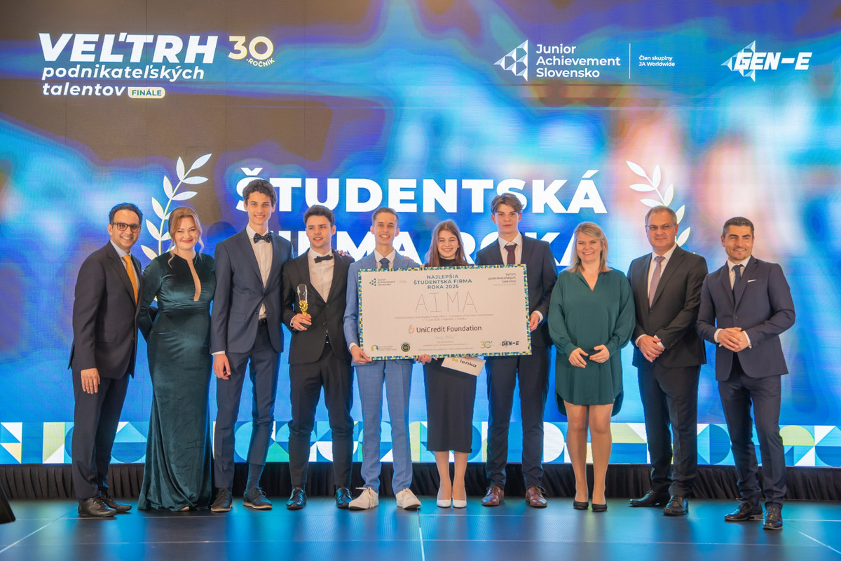 Študenti z košického gymnázia vymysleli inovatívny produkt - odstraňovač krvi, foto 4