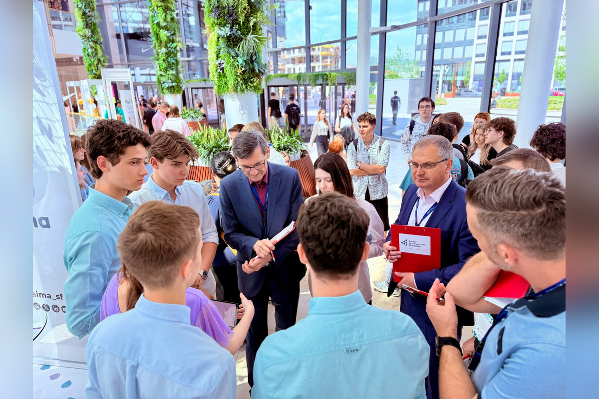 Študenti z košického gymnázia vymysleli inovatívny produkt - odstraňovač krvi, foto 5