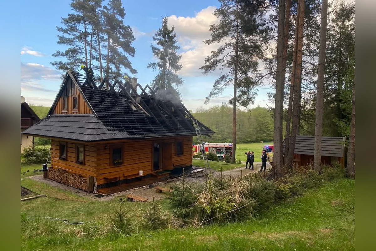FOTO: Požiar chaty v stredisku Košiarny briežok, foto 1