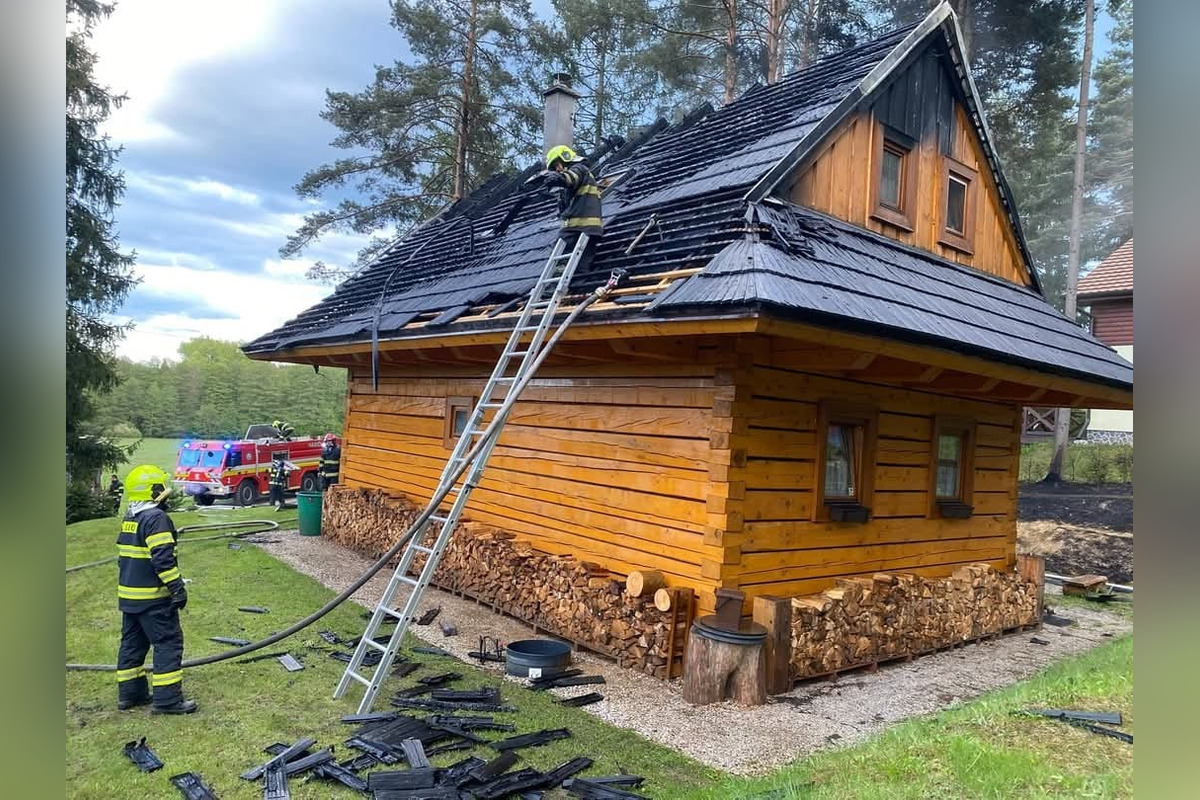 FOTO: Požiar chaty v stredisku Košiarny briežok, foto 2