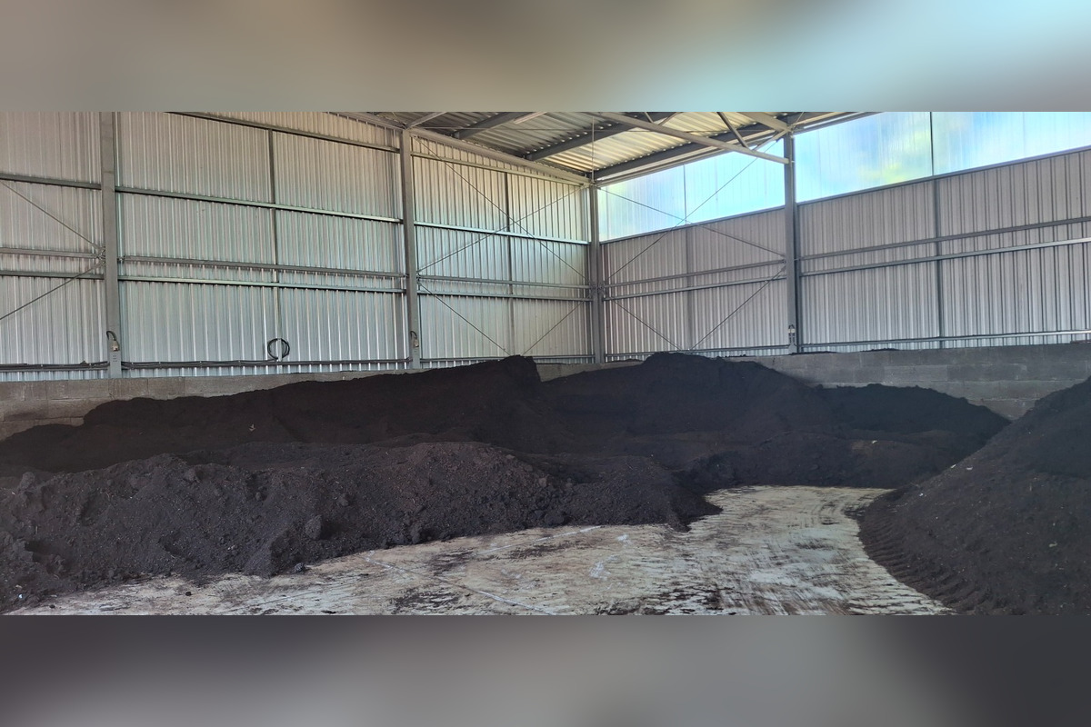 FOTO: Trebišovčania môžu získať kompost zadarmo, foto 5