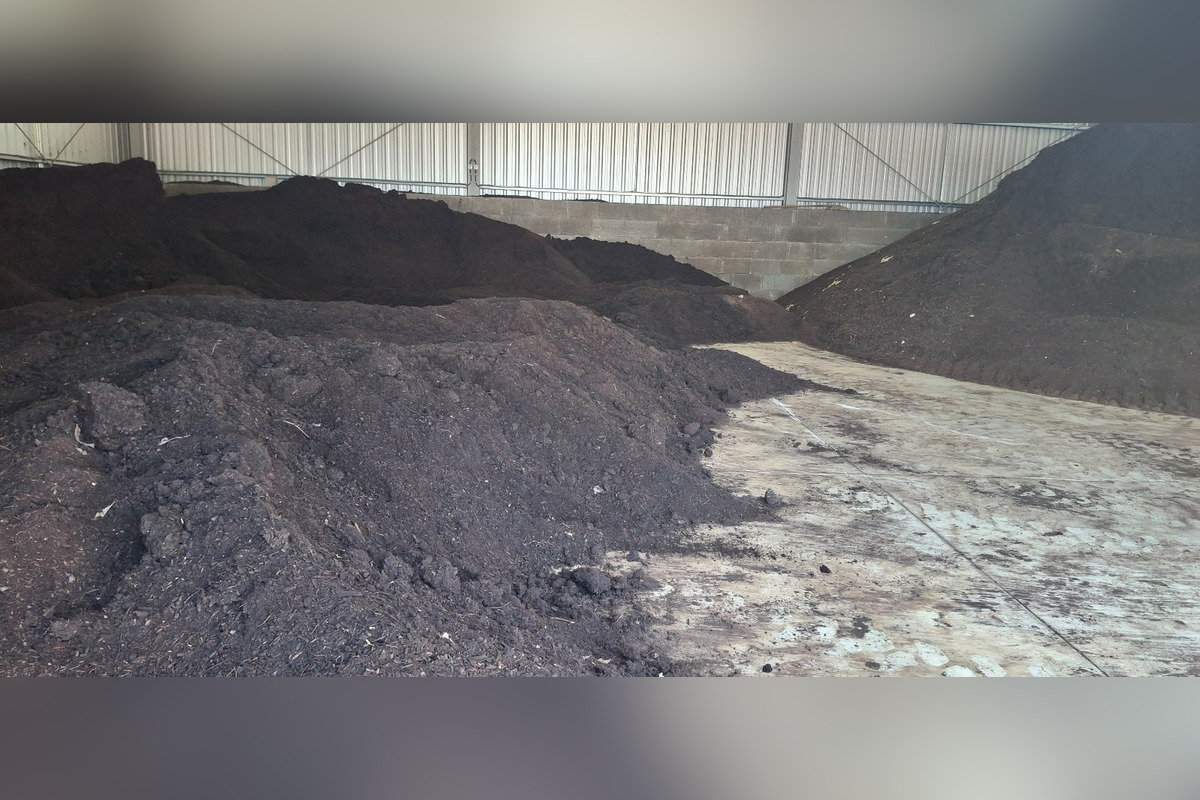 FOTO: Trebišovčania môžu získať kompost zadarmo, foto 14