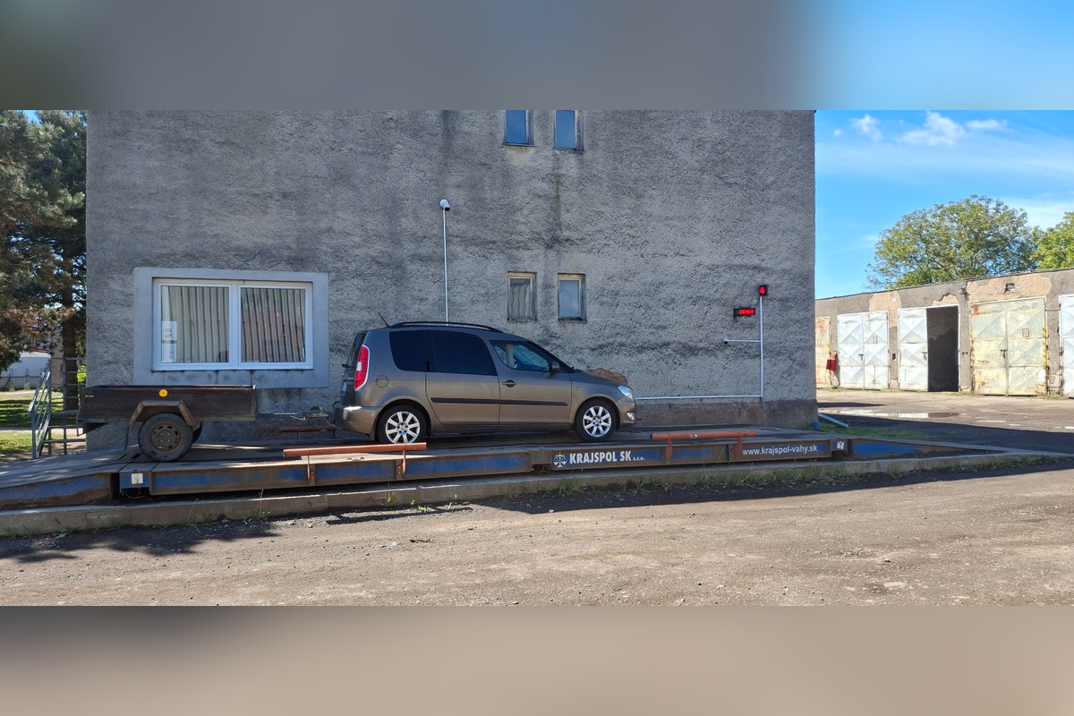 FOTO: Trebišovčania môžu získať kompost zadarmo, foto 3