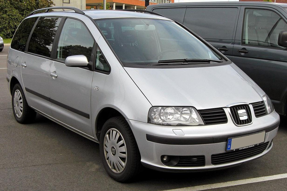 Zlodeji za sebou zanechali poškodenú aj špinavú dodávku , foto 1