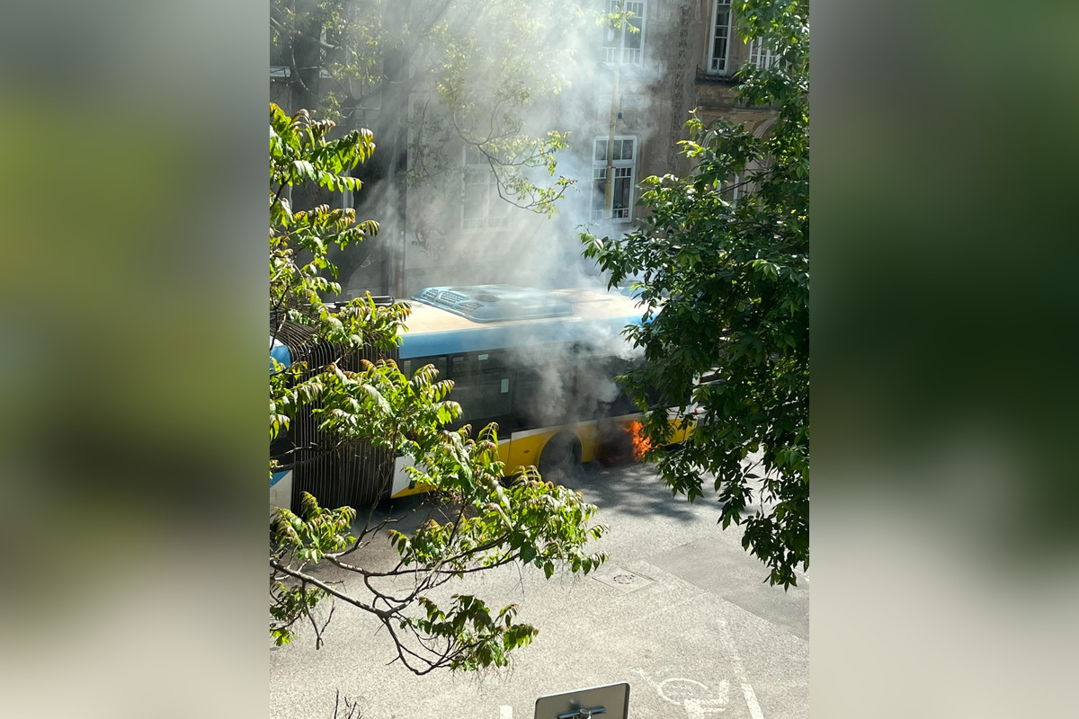 FOTO: V Košiciach horel autobus, foto 2