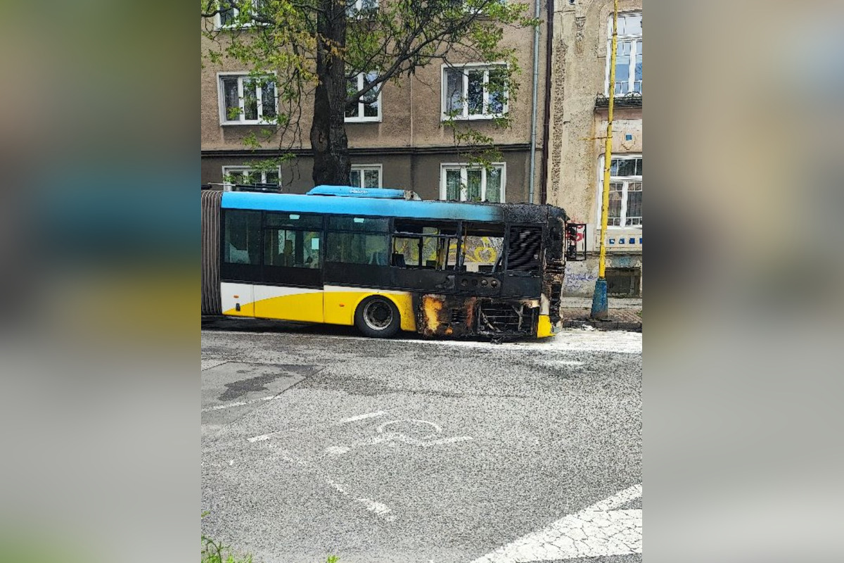 FOTO: V Košiciach horel autobus, foto 1