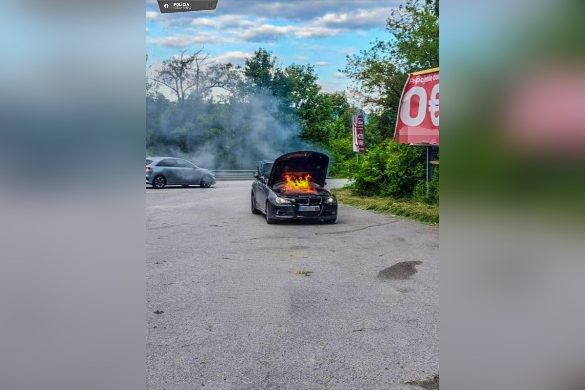 FOTO: Požiar auta na Soroške, foto 1