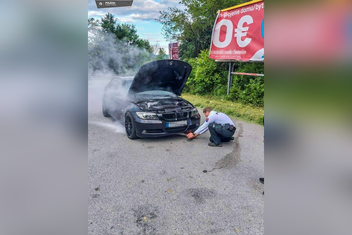 FOTO: Požiar auta na Soroške, foto 2