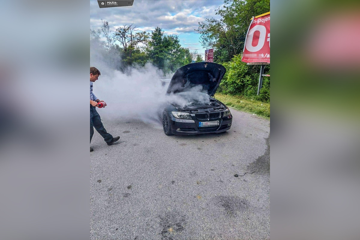 FOTO: Požiar auta na Soroške, foto 3