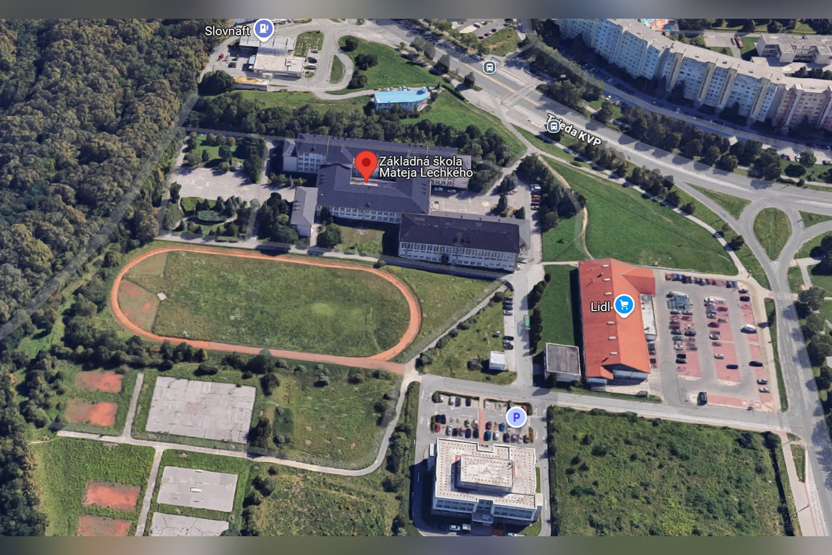 FOTO: Na bežeckom okruhu na KVP sa vyskytujú hady, foto 3