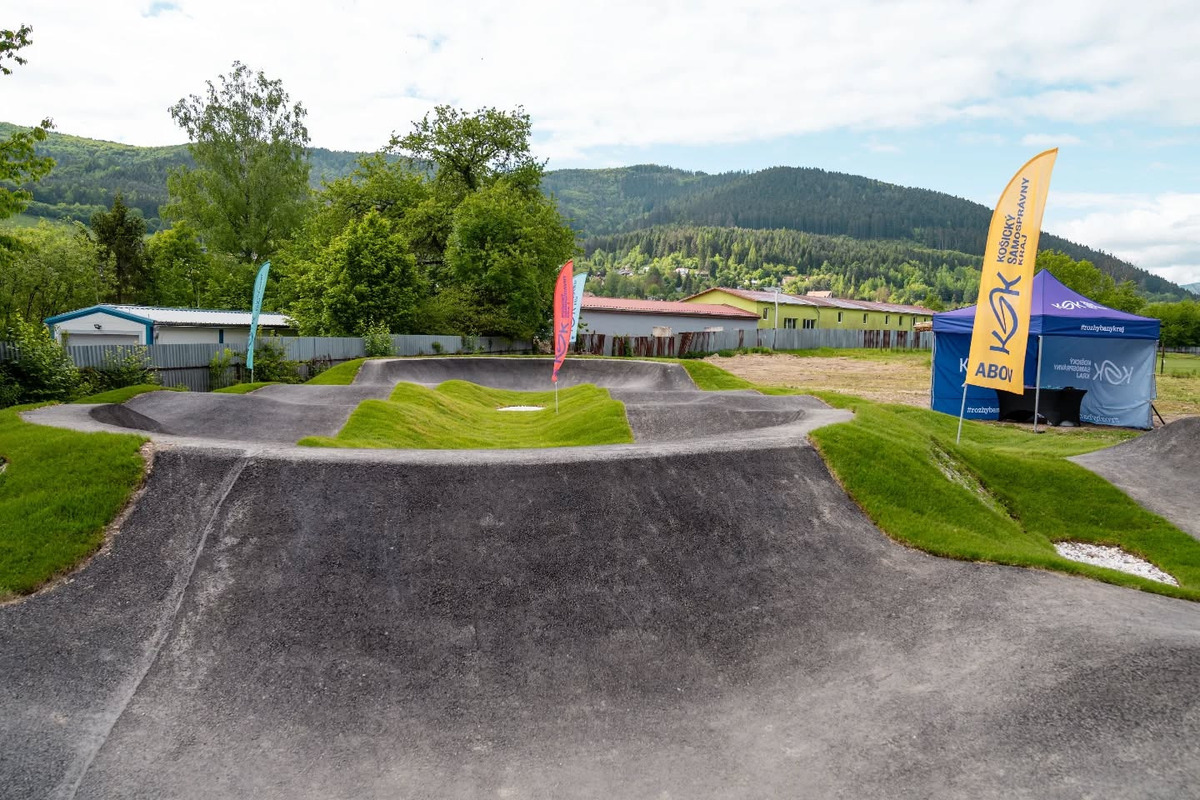 Novootvorená pumptracková dráha v Gelnici teší miestnych bikerov, foto 2