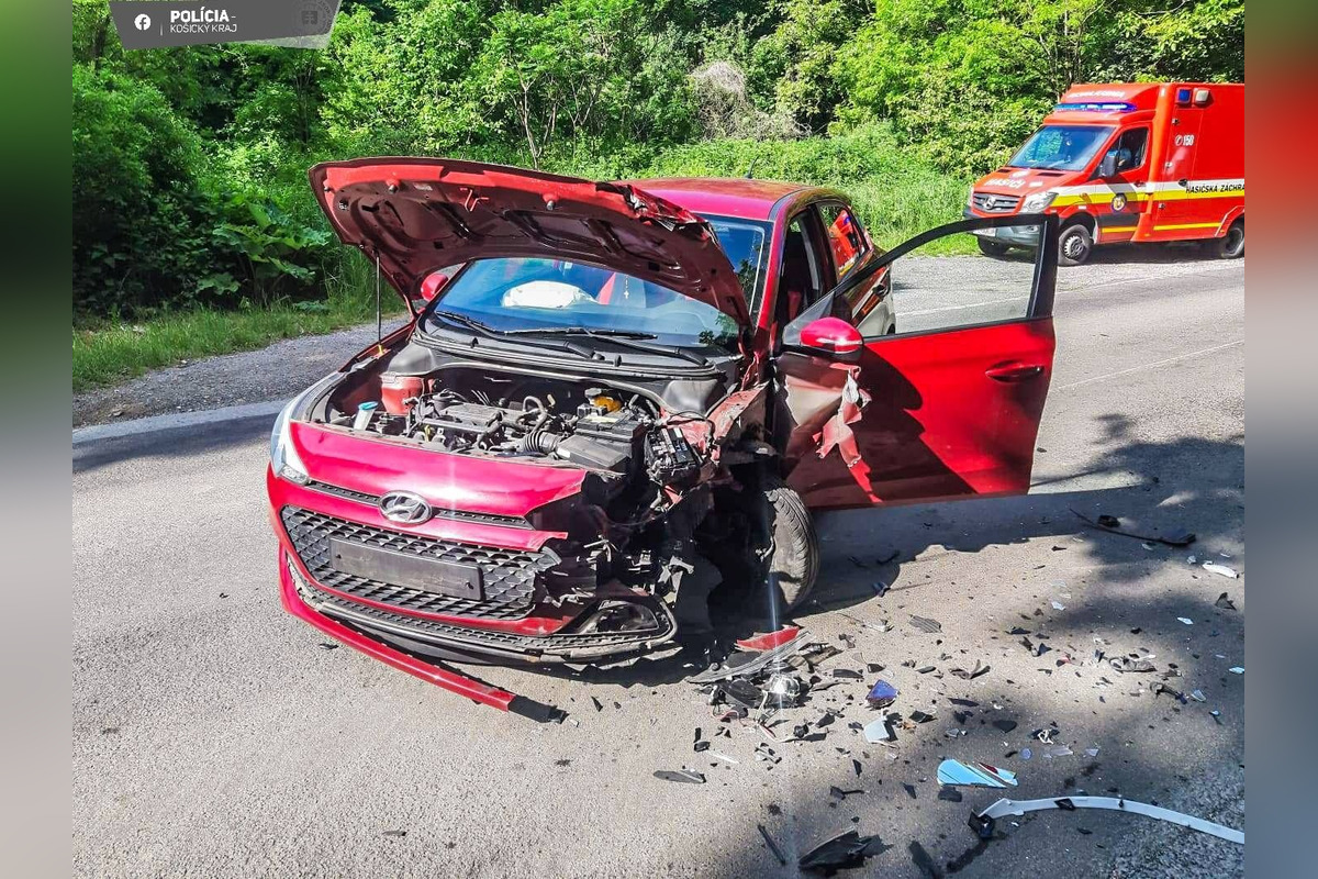 FOTO: Čelná zrážka v Zdobe, foto 1