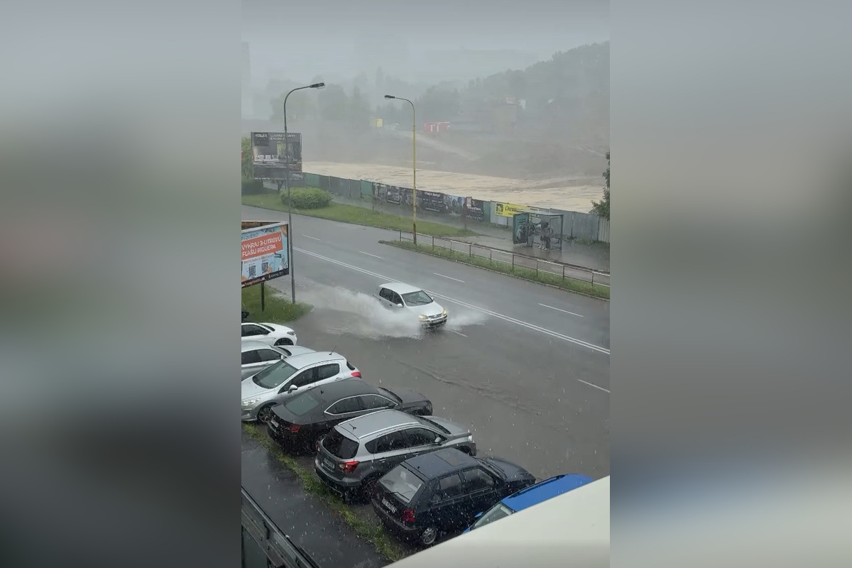 FOTO: Počasie v Košiciach úraduje, na cestách stojí voda, foto 3