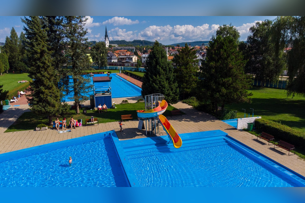 FOTO: Kúpalisko v Spišskej Novej Vsi začína letnú sezónu, foto 2