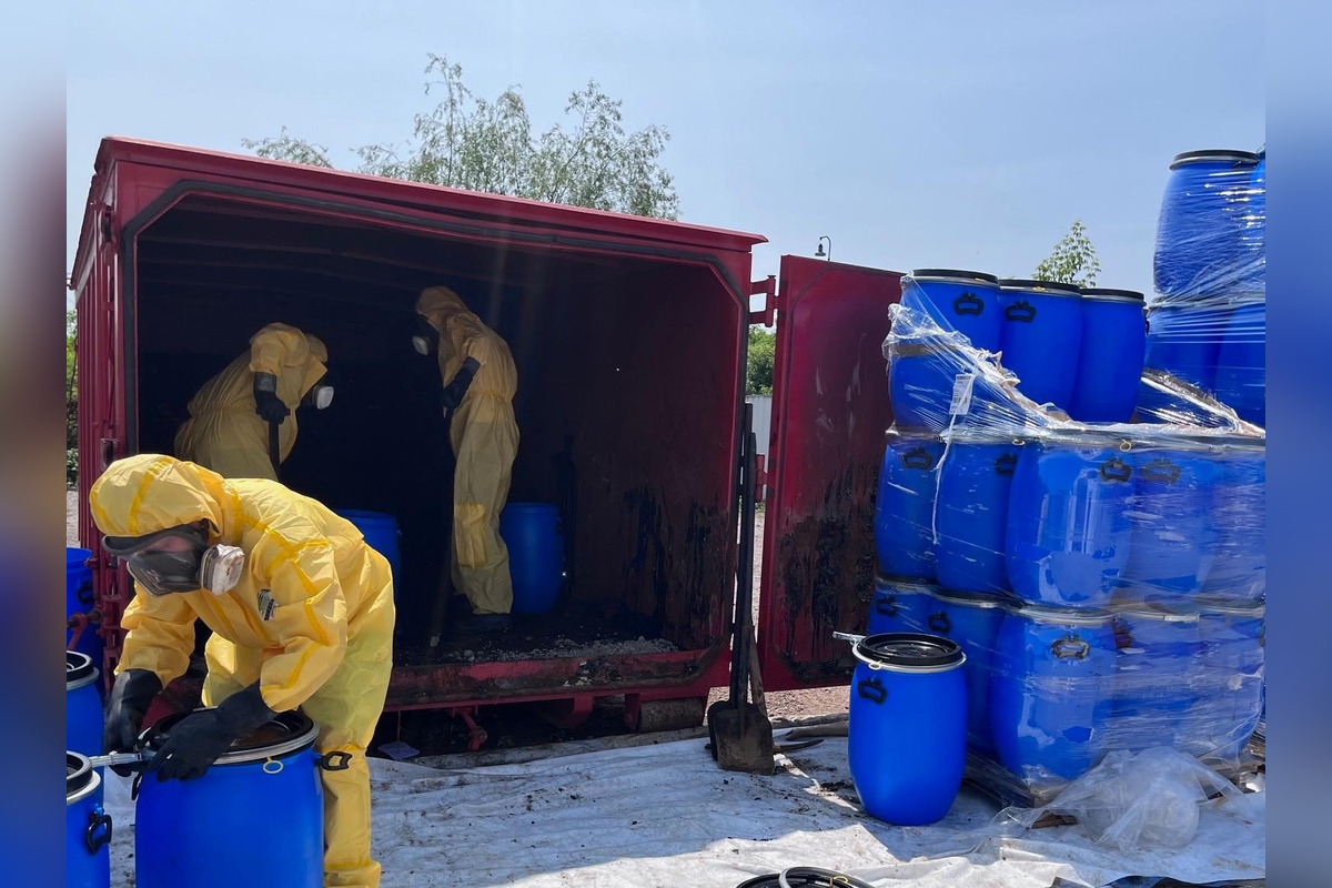 FOTO: Zo Strážskeho odišiel prvý kamión naložený nebezpečnými PCB látkami, foto 2