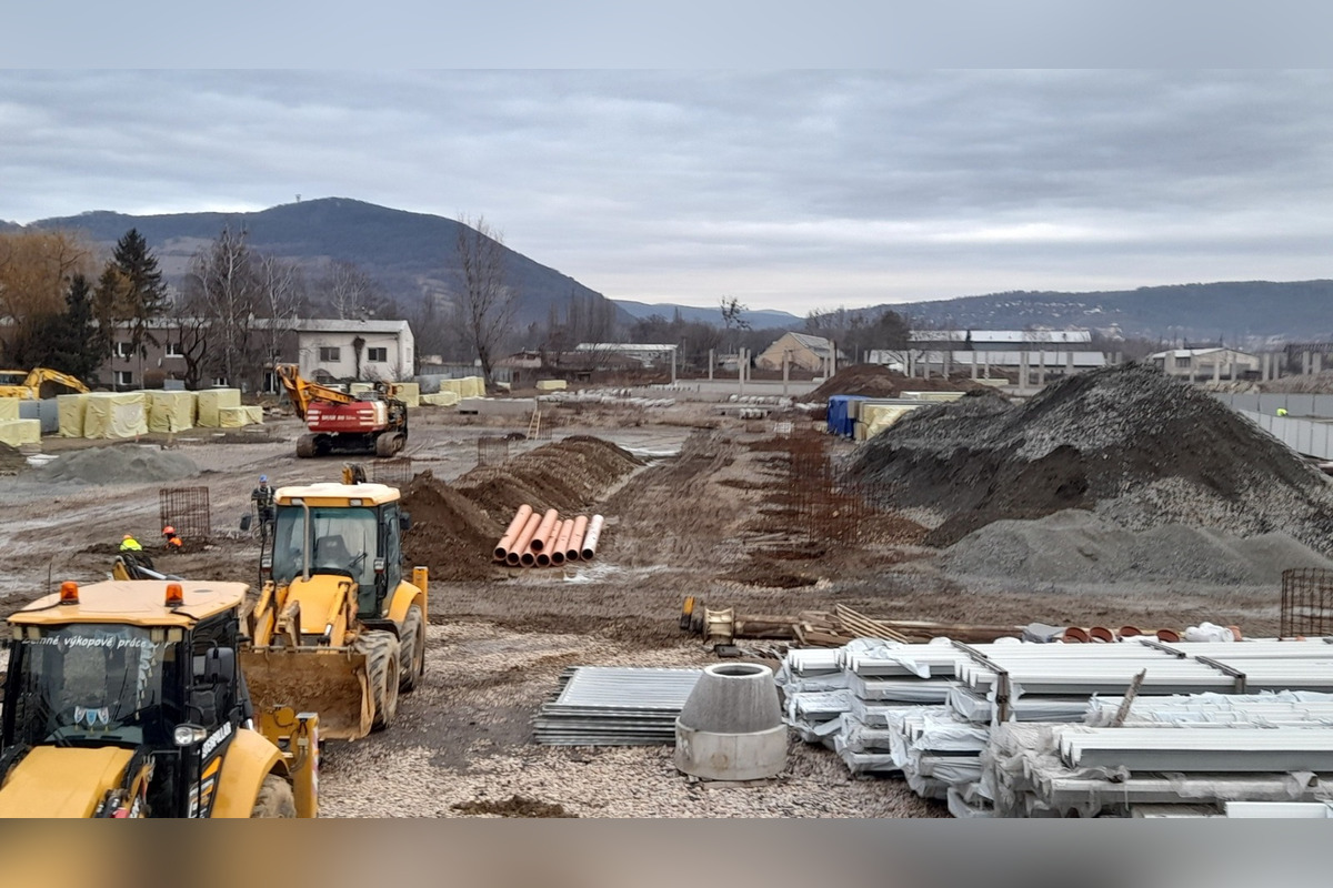 FOTO: Výstavba Obchodného centra Košice, Pri Hati, foto 15