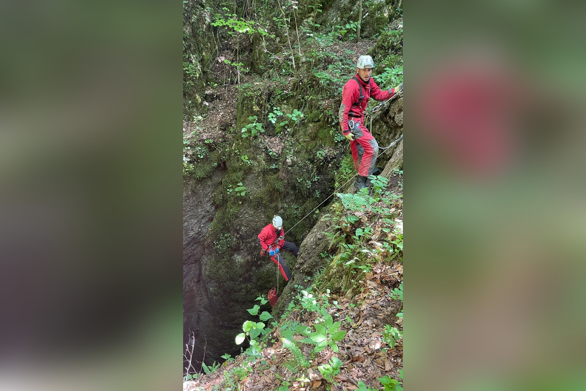 FOTO: V jaskyni v Slovenskom krase bola nájdená vojenská munícia, foto 5