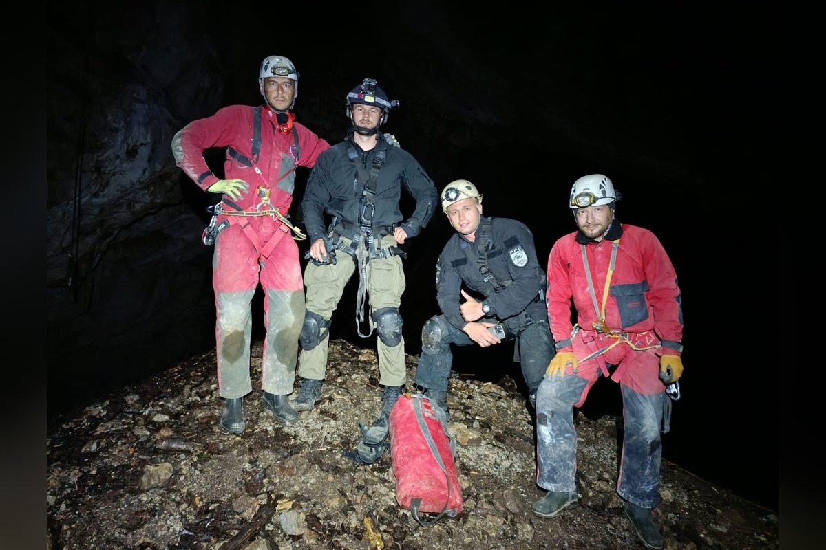 FOTO: V jaskyni v Slovenskom krase bola nájdená vojenská munícia, foto 2