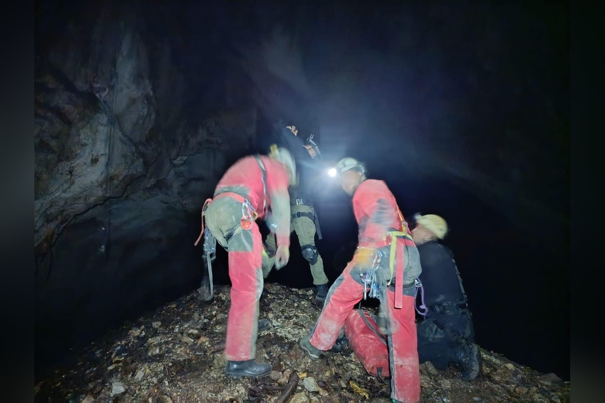 FOTO: V jaskyni v Slovenskom krase bola nájdená vojenská munícia, foto 12