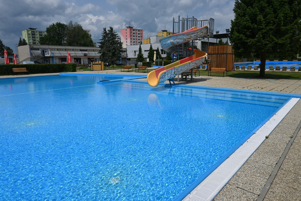 FOTO: Kúpalisko v Spišskej Novej Vsi začína letnú sezónu, foto 5