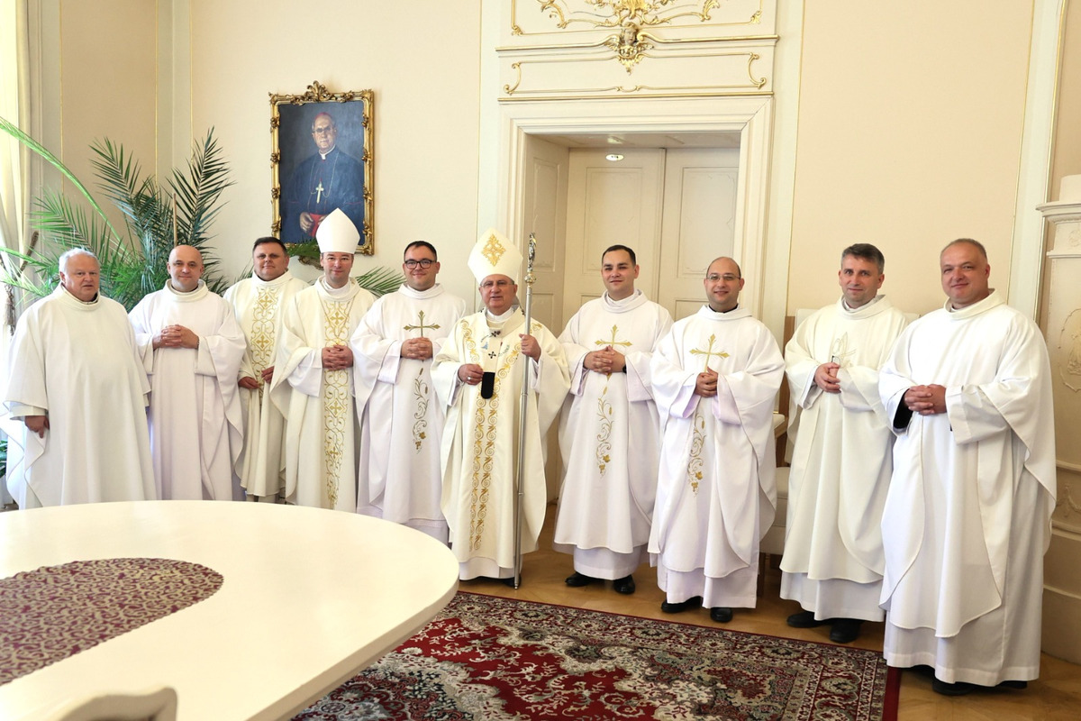 FOTO: V Košiciach vysvätili kňazov a diakonov, foto 1