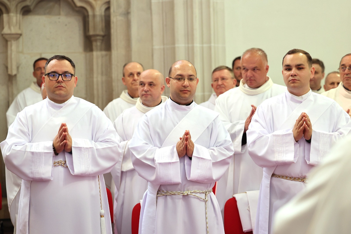 FOTO: V Košiciach vysvätili kňazov a diakonov, foto 4