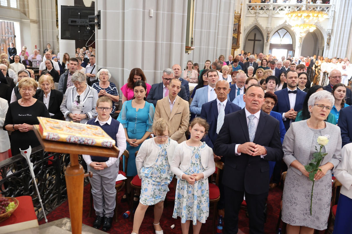 FOTO: V Košiciach vysvätili kňazov a diakonov, foto 6