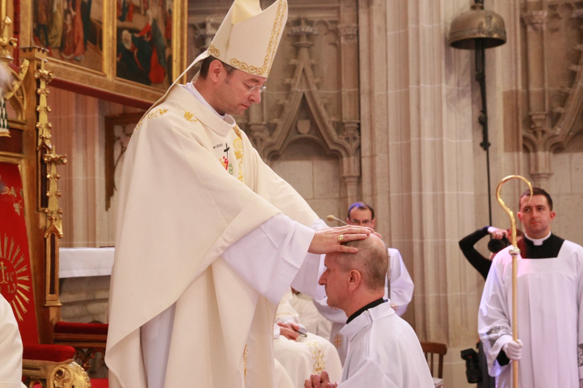 FOTO: V Košiciach vysvätili kňazov a diakonov, foto 19