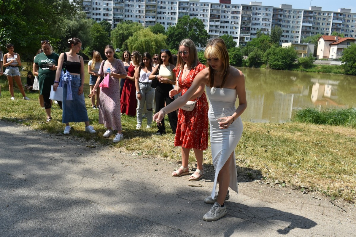 FOTO: Rozprávkový náučný chodník na Jazere vytvorili študentky, foto 6
