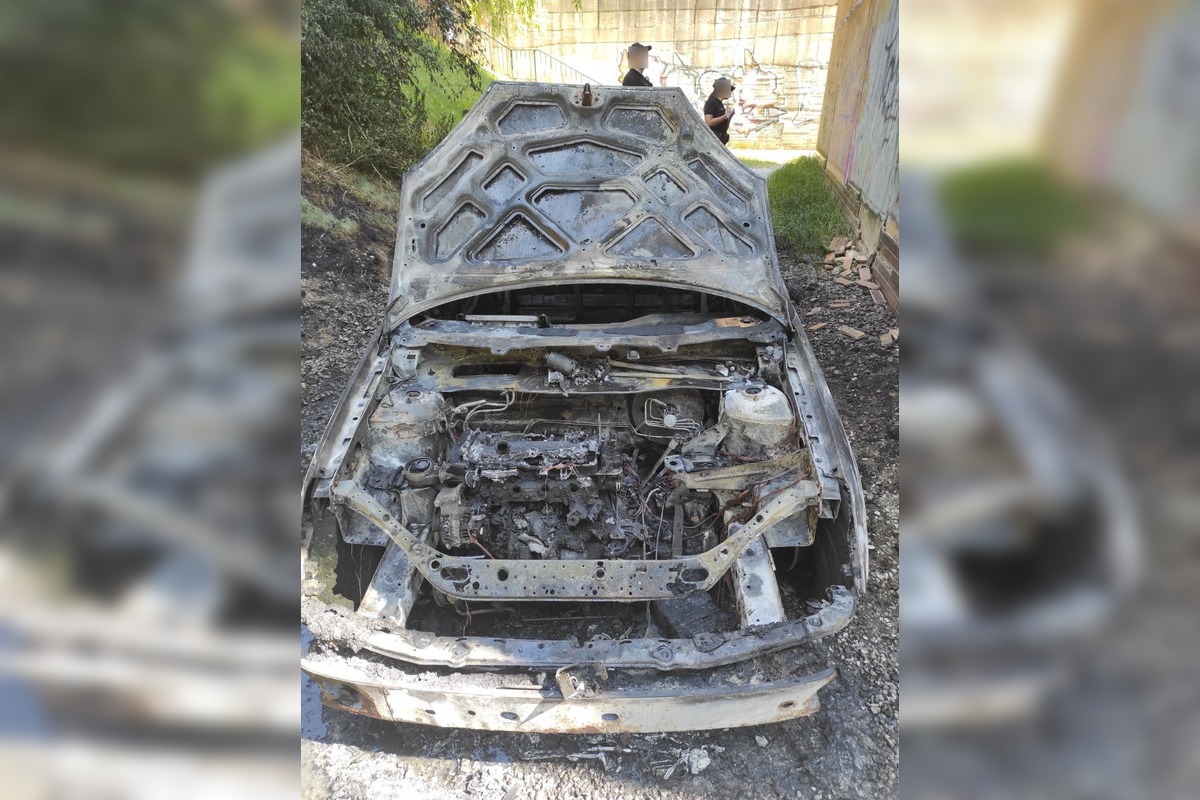 FOTO: Hasičom sa podarilo uhasiť požiar vozidla na Sídlisku Ťahanovce, foto 2