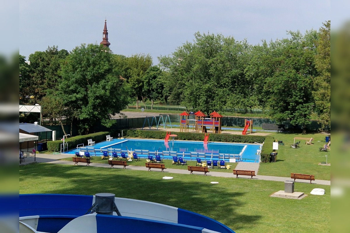 FOTO: Letné kúpalisko v Trebišove, foto 13